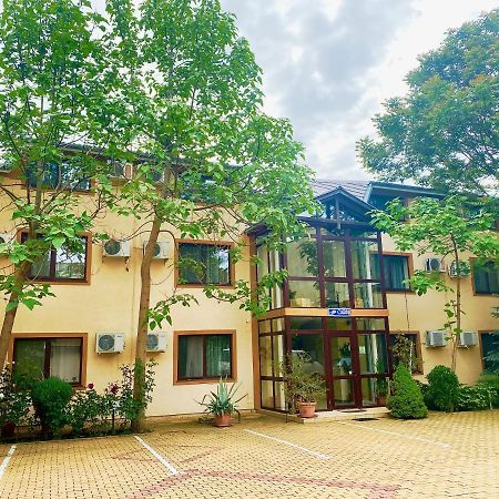 Hotel Cardinal Satu Mare Exterior photo