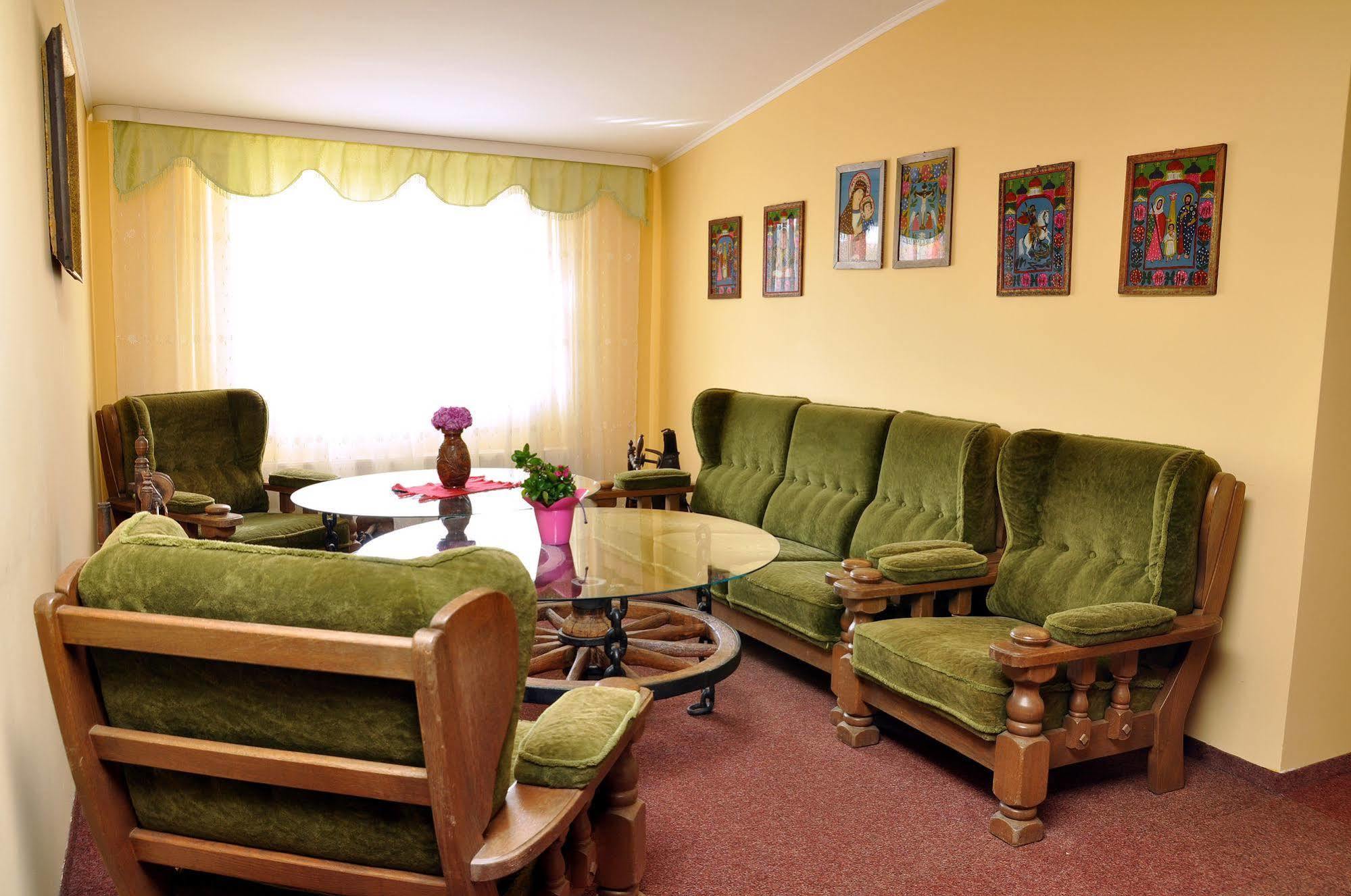 Hotel Cardinal Satu Mare Exterior photo